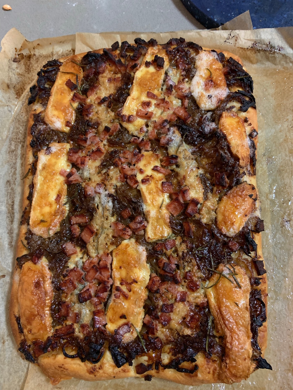 Caramelised Onion Pizza with Brie & Bacon